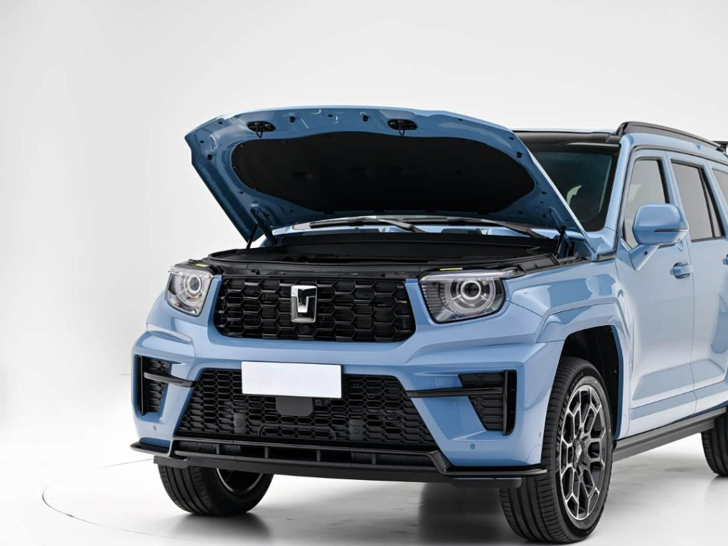 شبكة السيارات الصينية &ndash; تانك 700 الجديدة 2026 تعيد رسم معادلة الفخامة وقدرات الطرق الوعرة - فئتين Hi4-Z و Hi4-T بقوة تصل إلى 864 حصان وعزم 1195 نيوتن متر ومدى 1191 كم