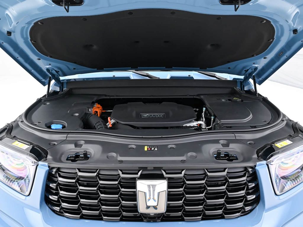 شبكة السيارات الصينية &ndash; تانك 700 الجديدة 2026 تعيد رسم معادلة الفخامة وقدرات الطرق الوعرة - فئتين Hi4-Z و Hi4-T بقوة تصل إلى 864 حصان وعزم 1195 نيوتن متر ومدى 1191 كم