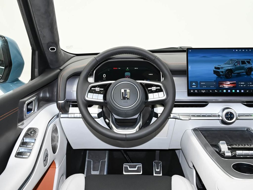 شبكة السيارات الصينية &ndash; تانك 700 الجديدة 2026 تعيد رسم معادلة الفخامة وقدرات الطرق الوعرة - فئتين Hi4-Z و Hi4-T بقوة تصل إلى 864 حصان وعزم 1195 نيوتن متر ومدى 1191 كم