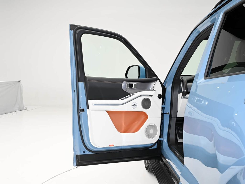 شبكة السيارات الصينية &ndash; تانك 700 الجديدة 2026 تعيد رسم معادلة الفخامة وقدرات الطرق الوعرة - فئتين Hi4-Z و Hi4-T بقوة تصل إلى 864 حصان وعزم 1195 نيوتن متر ومدى 1191 كم