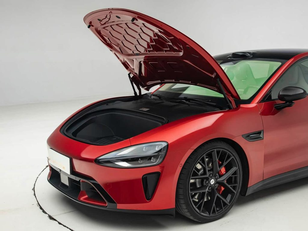 شاومي SU7 موديل 2026 تنطلق بتحديثات شاملة: سلامة أعلى وتجهيزات قياسية أقوى وشاسيه “التنين” ومدى يصل إلى 902 كم 12 شبكة السيارات الصينية – شاومي SU7 موديل 2026 تنطلق بتحديثات شاملة: سلامة أعلى وتجهيزات قياسية أقوى وشاسيه “التنين” ومدى يصل إلى 902 كم