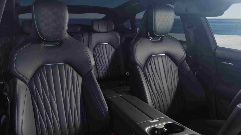 شاومي SU7 موديل 2026 تنطلق بتحديثات شاملة: سلامة أعلى وتجهيزات قياسية أقوى وشاسيه “التنين” ومدى يصل إلى 902 كم 44 شبكة السيارات الصينية – شاومي SU7 موديل 2026 تنطلق بتحديثات شاملة: سلامة أعلى وتجهيزات قياسية أقوى وشاسيه “التنين” ومدى يصل إلى 902 كم