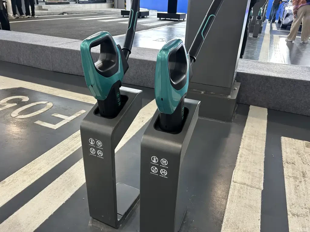 شبكة السيارات الصينية &ndash; ثورة الشحن السريع تنتقل إلى أوروبا: BYD تطلق شبكة Flash Charging 2.0 بقوة 1500 كيلوواط وتعيد رسم مستقبل السيارات الكهربائية