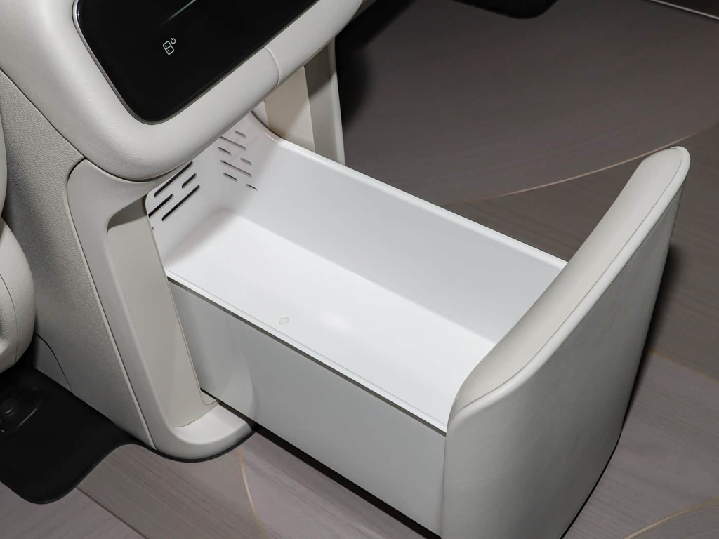 شبكة السيارات الصينية &ndash; قبل الإطلاق الرسمي… IM LS8 تكشف عن نفسها: SUV هجينة بمدى ممتد يصل إلى 430 كم كهربائي وتقنيات قيادة ذكية من الجيل الرابع