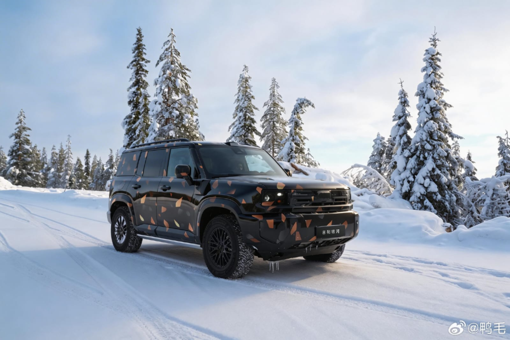 شبكة السيارات الصينية &ndash; جيلي تتحدى لاند روفر ديفندر رسميًا… Galaxy Cruiser بقدرات هجينة قوية تمهّد لإطلاق عالمي في 2026