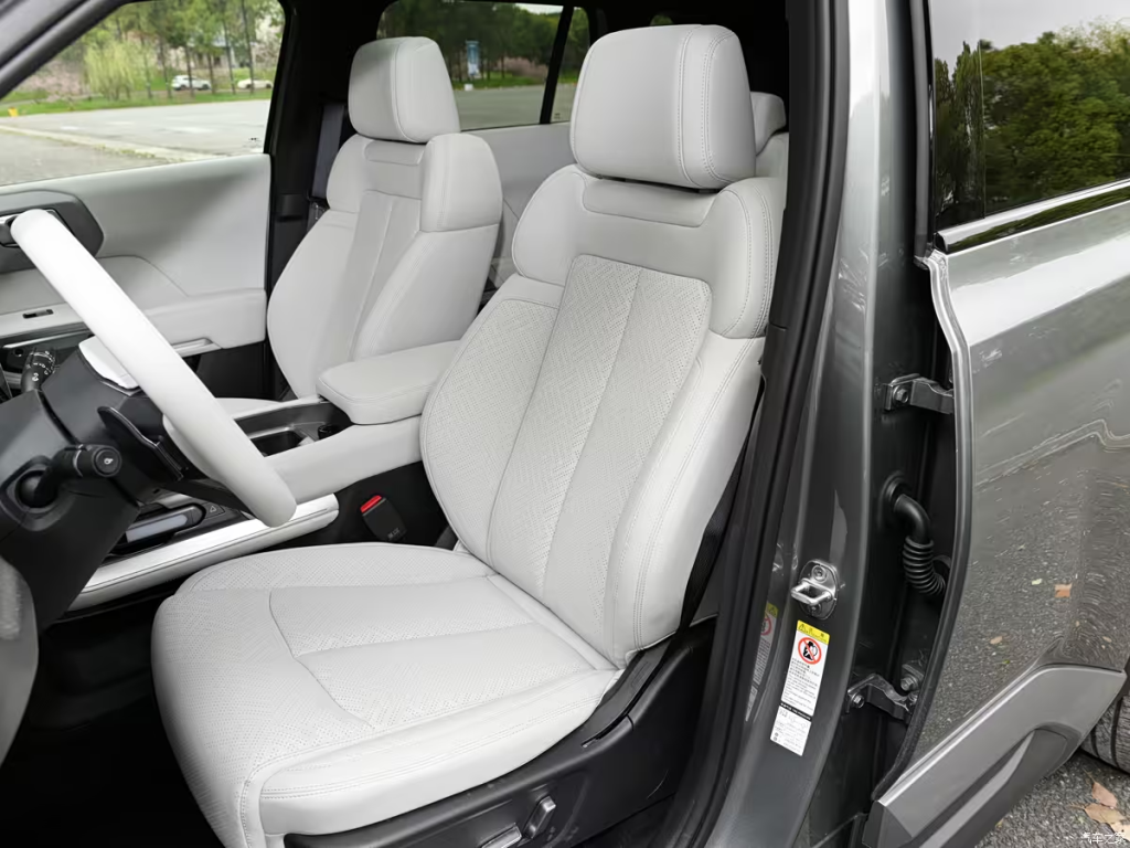 شبكة السيارات الصينية &ndash; ليوبارد تاي 3 المحدثة 2026: ببطارية Blade 2.0 بمدى 620 كم وتقنية شحن خارقة