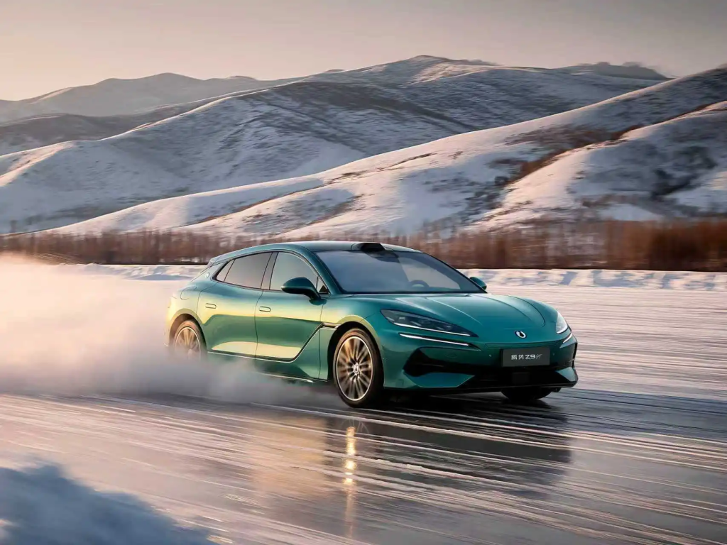 شبكة السيارات الصينية &ndash; دينزا Z9 GT الجديدة 2026 مدى قياسي يتجاوز 1000 كم وتقنيات متقدمة ببطارية Blade 2.0 وشحن Flash Charging
