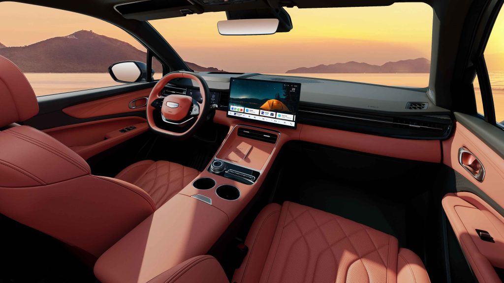 شبكة السيارات الصينية &ndash; جيلي تطلق Geely Boyue REV الجديدة كليًا: هل تكون البديل الحقيقي لتوجيلا؟ SUV بمدى شامل 1525 كم وتقنية EREV وسعر يبدأ من 56 ألف ريال