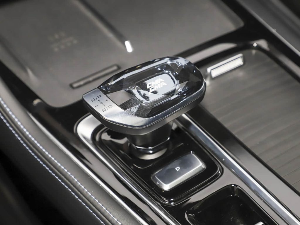 شبكة السيارات الصينية &ndash; جيلي بريفيس i-HEV 2026: هجينة بدون شحن تقودك كهربائيًا حتى 80% من وقتك… قوة 312 حصان واستهلاك 3.98 لتر يضعان معيارًا جديدًا في فئة السيدان