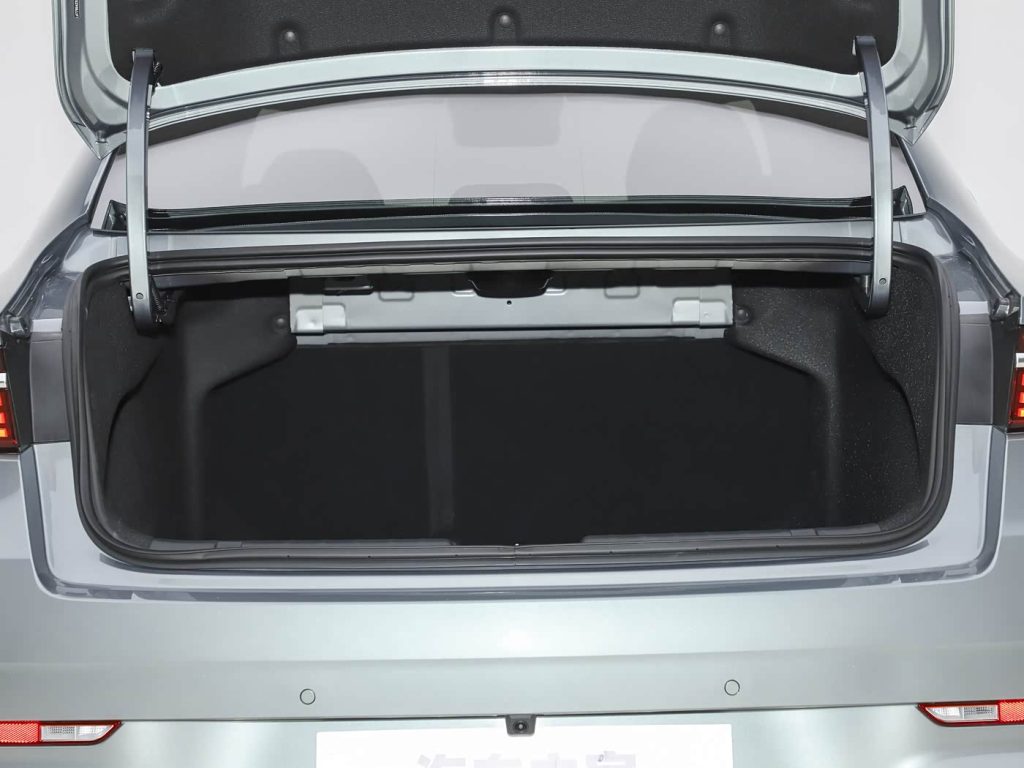 شبكة السيارات الصينية &ndash; جيلي بريفيس i-HEV 2026: هجينة بدون شحن تقودك كهربائيًا حتى 80% من وقتك… قوة 312 حصان واستهلاك 3.98 لتر يضعان معيارًا جديدًا في فئة السيدان