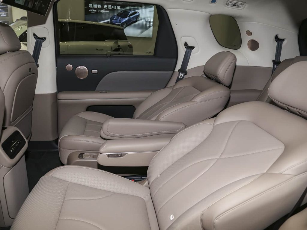 شبكة السيارات الصينية &ndash; IM LS8 2026 تنطلق رسميًا في الصين: السعر والمواصفات الكاملة ومدى يصل إلى 1605 كم مع شاسيه رقمي 3.0 وتقنيات قيادة متقدمة