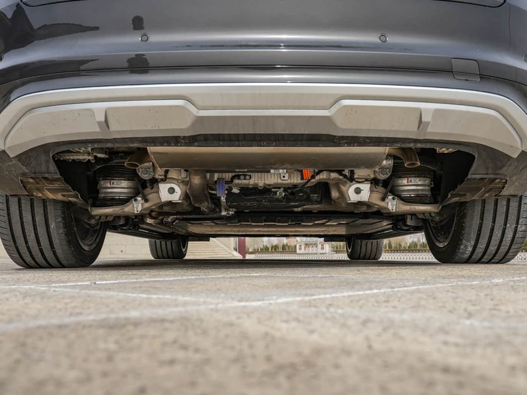 شبكة السيارات الصينية &ndash; زيكر 8X 2026: هجينة ببنية 900V تجمع بين أداء يصل إلى 1400 حصان ومدى كهربائي حتى 410 كم وشحن من 20% إلى 80% خلال 9 دقائق