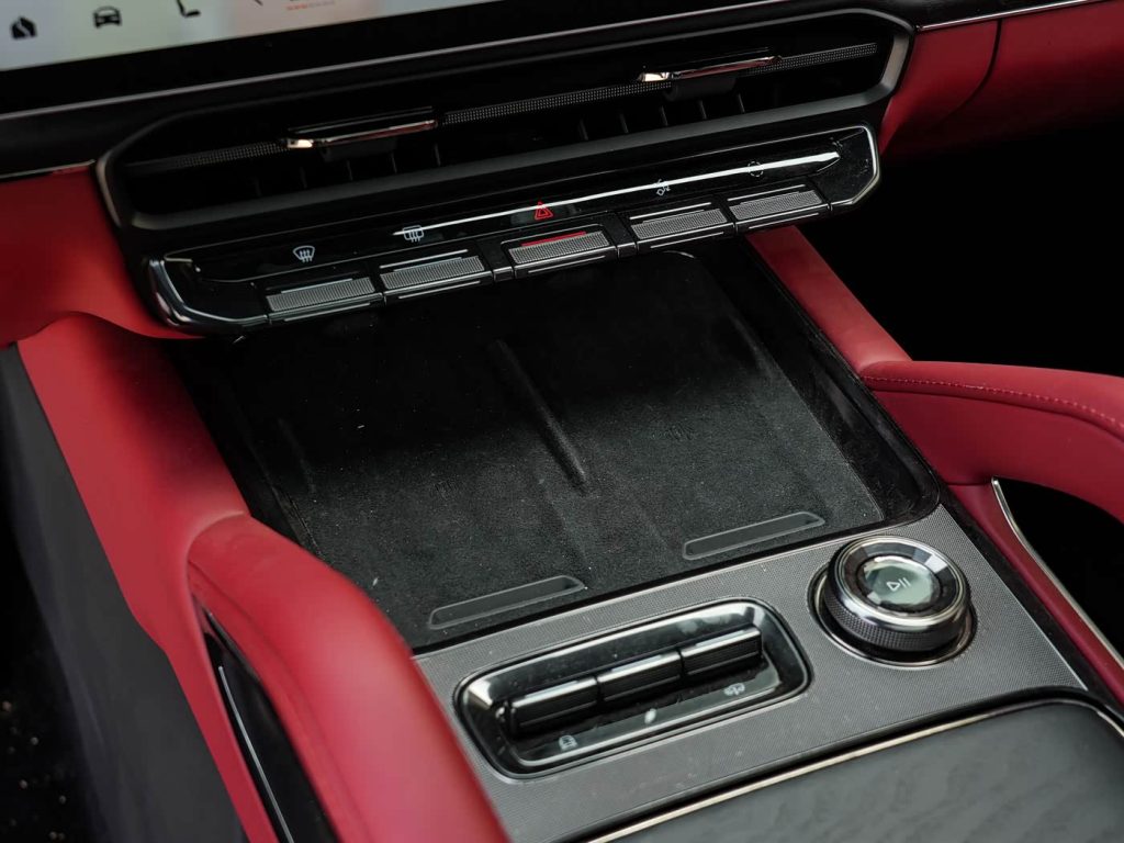 شبكة السيارات الصينية &ndash; زيكر 8X 2026: هجينة ببنية 900V تجمع بين أداء يصل إلى 1400 حصان ومدى كهربائي حتى 410 كم وشحن من 20% إلى 80% خلال 9 دقائق