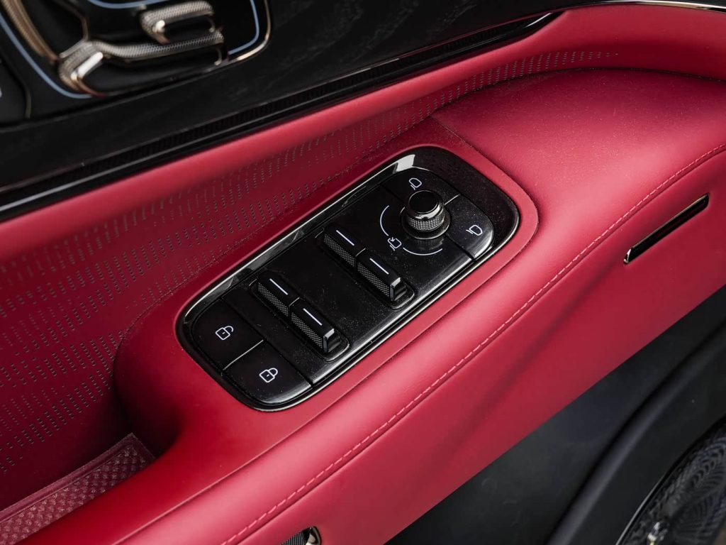 شبكة السيارات الصينية &ndash; زيكر 8X 2026: هجينة ببنية 900V تجمع بين أداء يصل إلى 1400 حصان ومدى كهربائي حتى 410 كم وشحن من 20% إلى 80% خلال 9 دقائق