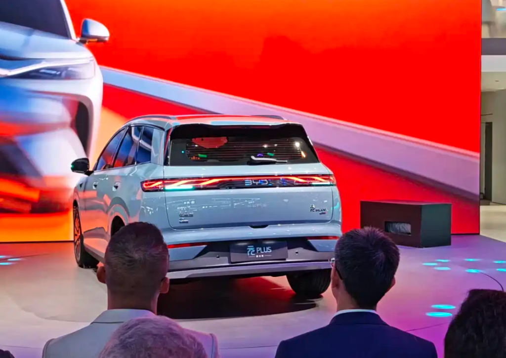 شبكة السيارات الصينية &ndash; بي واي دي BYD تهيمن على معرض بكين 2026: سيل 08 Seal 08 و Sea Lion 08 بمدى 900 كم وتقنيات 800V… وGreat Tang EV تنطلق من 129 ألف ريال