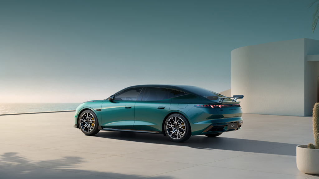 جيلي تتحدى بي واي دي في سباق الشحن الخاطف: لينك آند كو 10 تسجل 10% إلى 70% خلال 4 دقائق و22 ثانية وتعيد رسم معايير الشحن السريع 8 شبكة السيارات الصينية – جيلي تتحدى بي واي دي في سباق الشحن الخاطف: لينك آند كو 10 تسجل 10% إلى 70% خلال 4 دقائق و22 ثانية وتعيد رسم معايير الشحن السريع