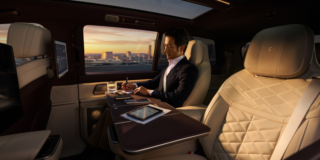 نيو ES9 : أكبر وأقوى SUV كهربائية فاخرة من NIO تعيد تعريف القمة… 697 حصان، بنية 900V، وذكاء يقود المنافسة ضد الألمان 80 شبكة السيارات الصينية – نيو ES9 : أكبر وأقوى SUV كهربائية فاخرة من NIO تعيد تعريف القمة… 697 حصان، بنية 900V، وذكاء يقود المنافسة ضد الألمان