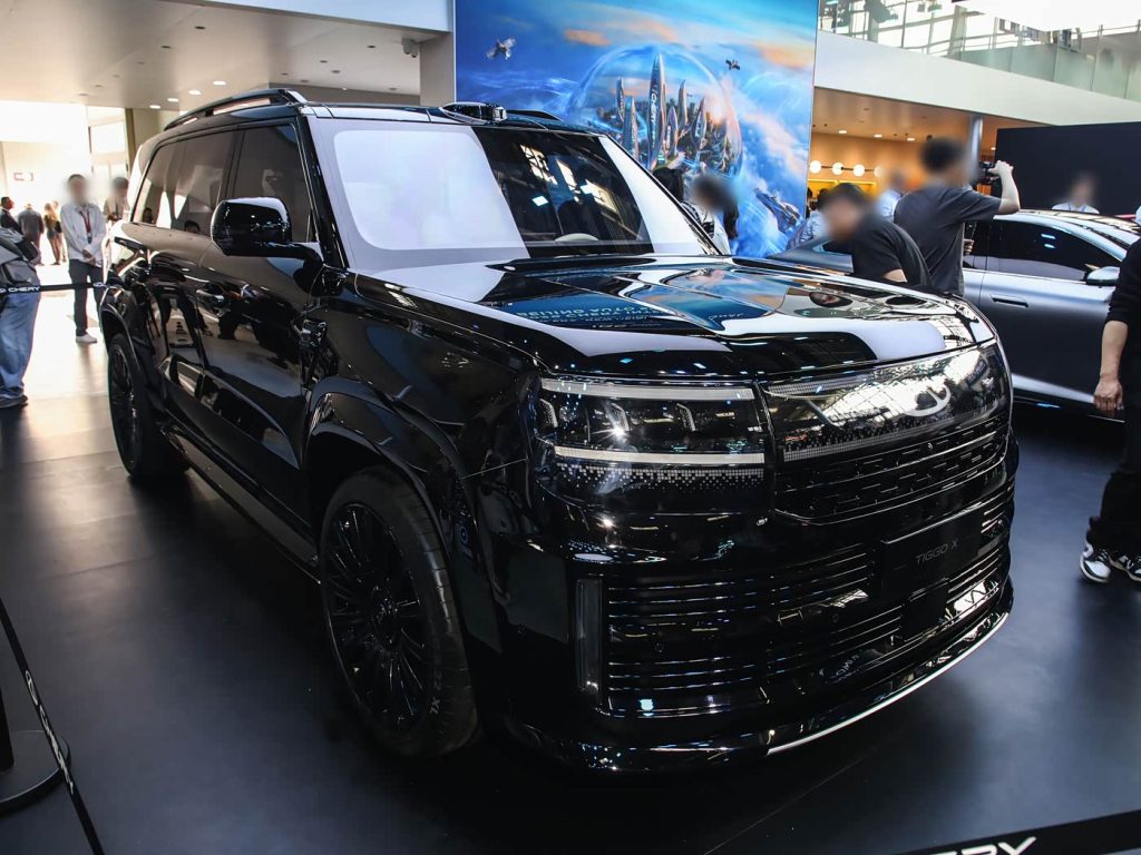 شبكة السيارات الصينية &ndash; شيري Tiggo X: وحش SUV هجينة بـ476 حصان ومدى يتجاوز 1500 كم يعيد رسم المنافسة أمام بي واي دي تانغ