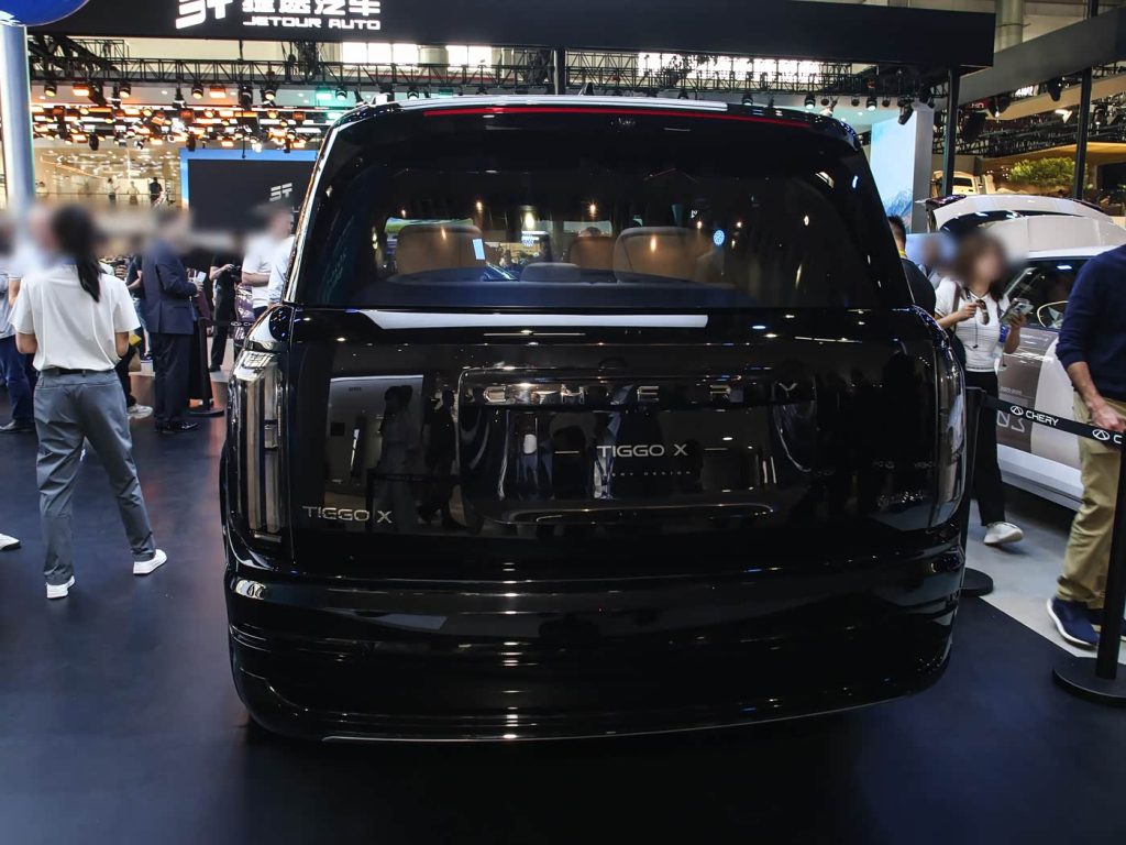 شبكة السيارات الصينية &ndash; شيري Tiggo X: وحش SUV هجينة بـ476 حصان ومدى يتجاوز 1500 كم يعيد رسم المنافسة أمام بي واي دي تانغ