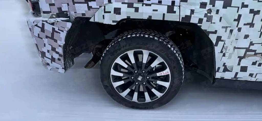 GWM تختبر تانك 700 بقاعدة العجلات الطويلة: SUV فاخرة جديدة بمحرك V8 هجين بقوة قد تصل إلى 782 حصان 3 شبكة السيارات الصينية – GWM تختبر تانك 700 بقاعدة العجلات الطويلة: SUV فاخرة جديدة بمحرك V8 هجين بقوة قد تصل إلى 782 حصان