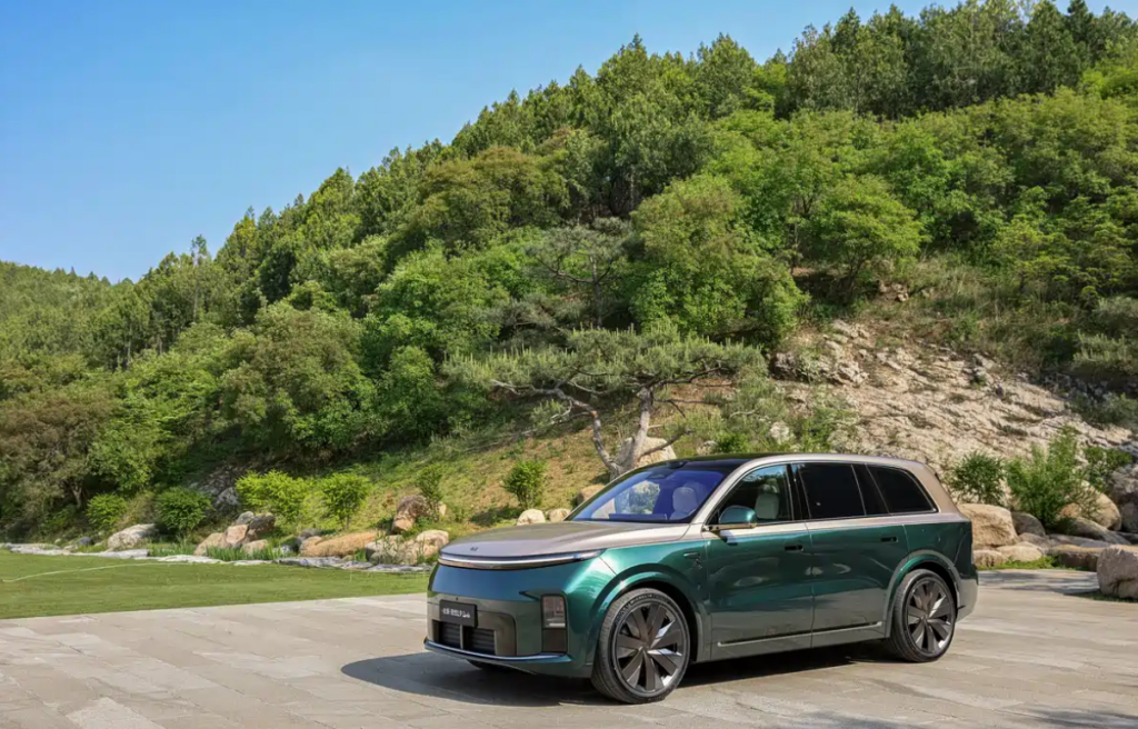 شبكة السيارات الصينية &ndash; لي أوتو L9 2026 الجديدة تنطلق رسميًا: أول SUV عائلية فاخرة في الصين بتعليق نشط 800V وشاسيه كامل بالتحكم الإلكتروني ومدى يتجاوز 1650 كم
