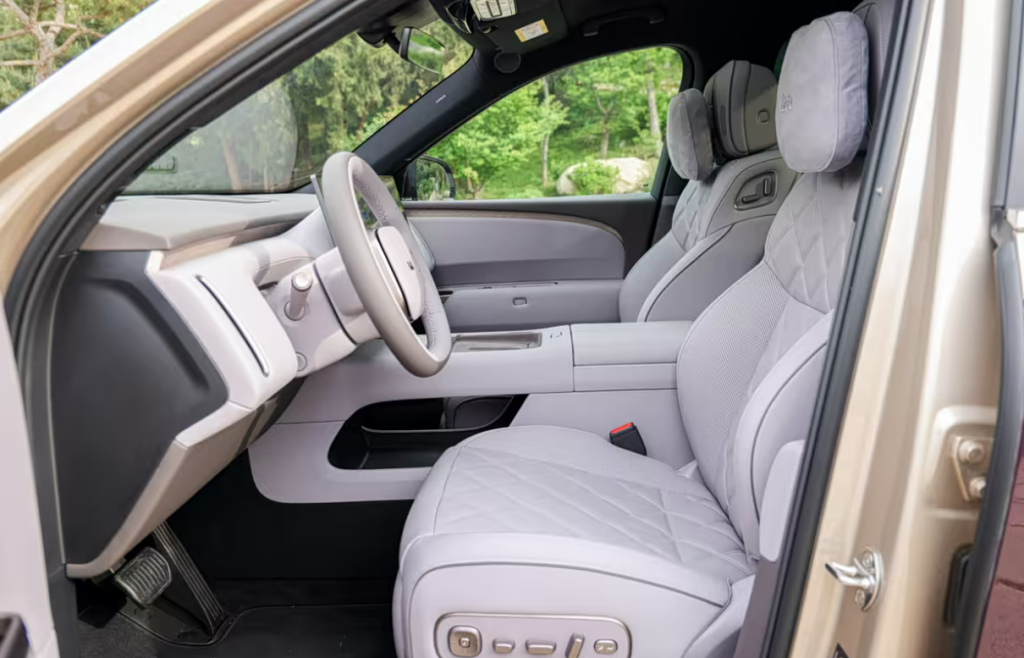 شبكة السيارات الصينية &ndash; لي أوتو L9 2026 الجديدة تنطلق رسميًا: أول SUV عائلية فاخرة في الصين بتعليق نشط 800V وشاسيه كامل بالتحكم الإلكتروني ومدى يتجاوز 1650 كم