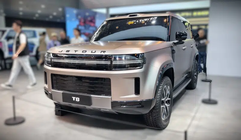 شبكة السيارات الصينية &ndash; جيتور تعيد رسم فئة SUV العائلية: T8 بثلاثة صفوف ولمسة لاندروفر مع شانهـاي L10 والسيارة الاختبارية TX يكشف ملامح الجيل القادم
