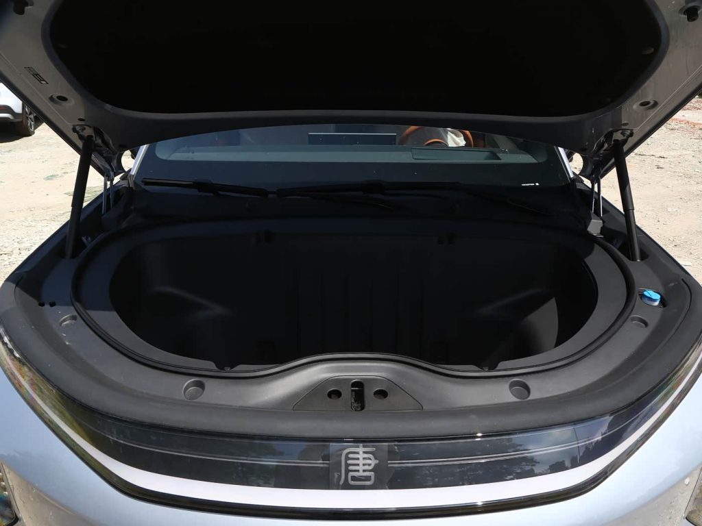 شبكة السيارات الصينية &ndash; بي واي دي جريت تانغ EV الجديدة 2026 تنطلق رسميًا: مدى يصل إلى 950 كم وقوة 795 حصانًا وتقنيات فاخرة بأسعار تبدأ من 125 ألف ريال
