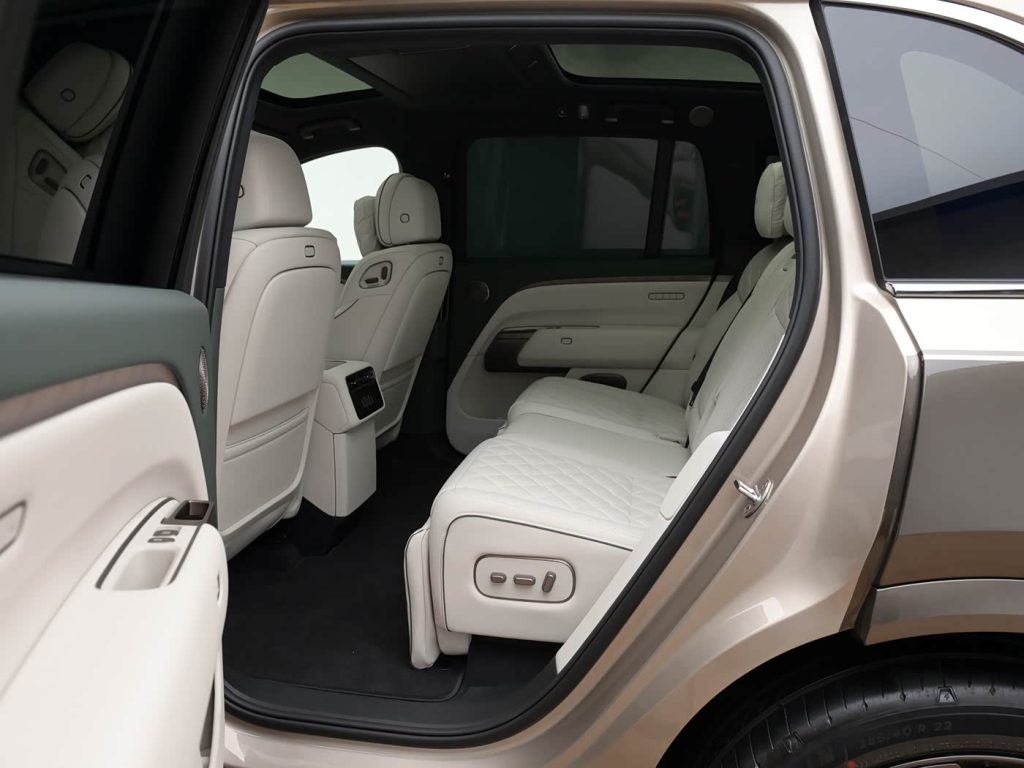 لي أوتو L8 الجديدة 2026 تنطلق رسميًا.. SUV فاخرة بخمسة مقاعد ومدى 1670 كم وتقنيات متقدمة لمنافسة الألمان 30 شبكة السيارات الصينية – لي أوتو L8 الجديدة 2026 تنطلق رسميًا.. SUV فاخرة بخمسة مقاعد ومدى 1670 كم وتقنيات متقدمة لمنافسة الألمان