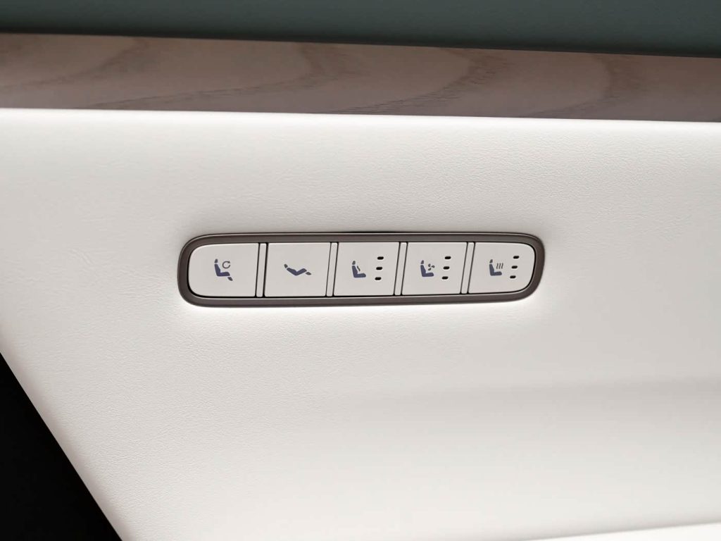 لي أوتو L8 2026 الجديدة كليًا تظهر رسميًا.. SUV فاخرة بخمسة مقاعد ومدى كهربائي 430 كم وتقنيات تنافس مايباخ GLS 32 شبكة السيارات الصينية – لي أوتو L8 2026 الجديدة كليًا تظهر رسميًا.. SUV فاخرة بخمسة مقاعد ومدى كهربائي 430 كم وتقنيات تنافس مايباخ GLS