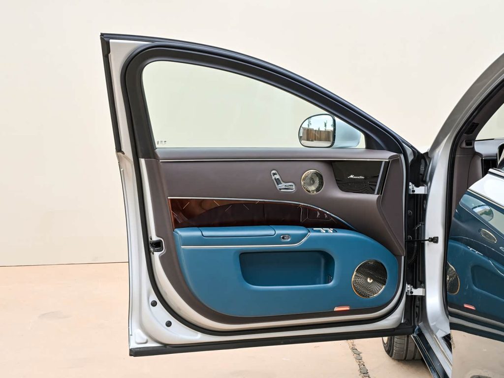 شبكة السيارات الصينية &ndash; هواوي Maextro S800 Grand Design الجديدة تنطلق رسميًا.. أفخم سيارة صينية بسعر 1.388 مليون يوان وتقنيات تعيد تعريف الفخامة الذكية