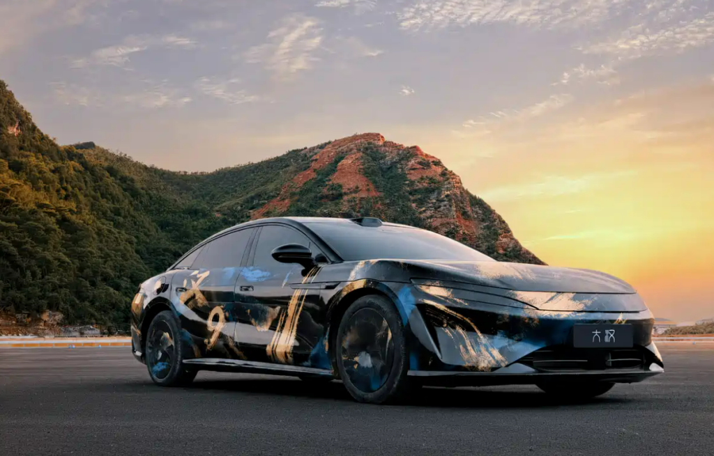 بي واي دي داهان BYD Dahan أو "جريت هان" تظهر رسميًا لأول مرة.. سيدان فاخرة بمدى يصل إلى 1008 كيلومترات وتقنيات متقدمة تستعد لقيادة جيل جديد من سيارات بي واي دي 1 بي واي دي داهان BYD Dahan أو "جريت هان" تظهر رسميًا لأول مرة.. سيدان فاخرة بمدى يصل إلى 1008 كيلومترات وتقنيات متقدمة تستعد لقيادة جيل جديد من سيارات بي واي دي
