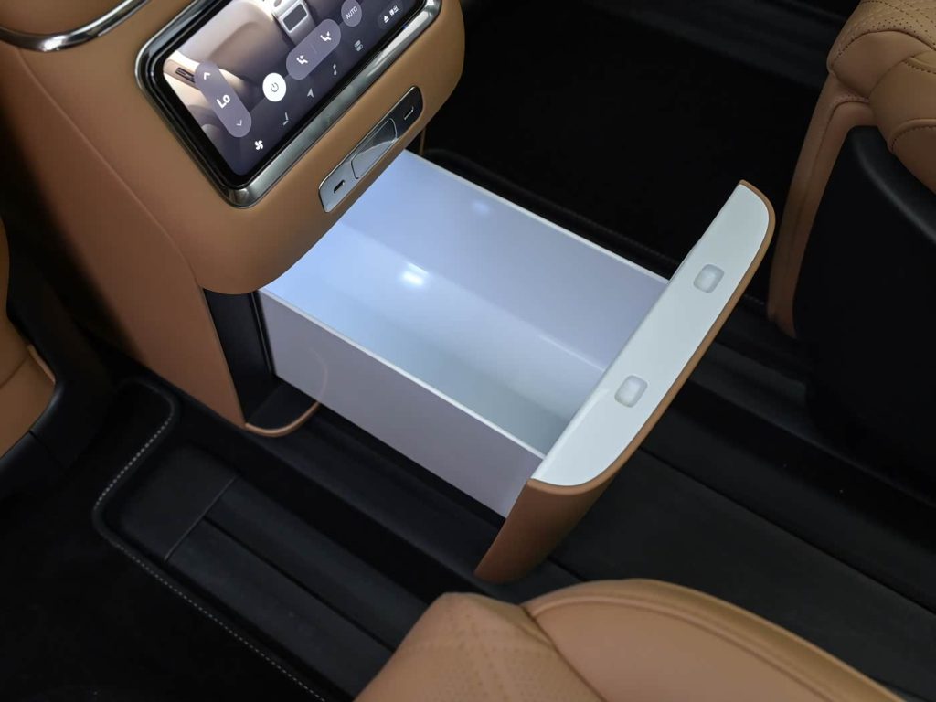 شاومي تقلب سوق الـSUV العائلية بـSkyNomad N70 وN90: مقاعد تدور 180 درجة ومدى 1,705 كم وأسعار تبدأ من 144 ألف ريال في الصين 43 شبكة السيارات الصينية – شاومي تقلب سوق الـSUV العائلية بـSkyNomad N70 وN90: مقاعد تدور 180 درجة ومدى 1,705 كم وأسعار تبدأ من 144 ألف ريال في الصين