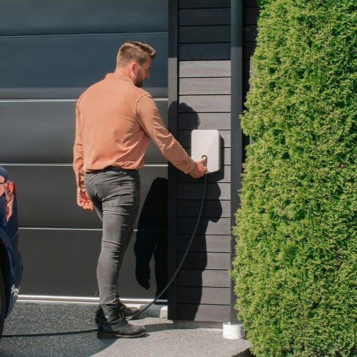 ما هو نظام الكبح المتجدد Regenerative Braking وكيف يعمل؟ 1 ما هو نظام الكبح المتجدد Regenerative Braking؟ وكيف يعمل في السيارات الكهربائية والهجينة؟