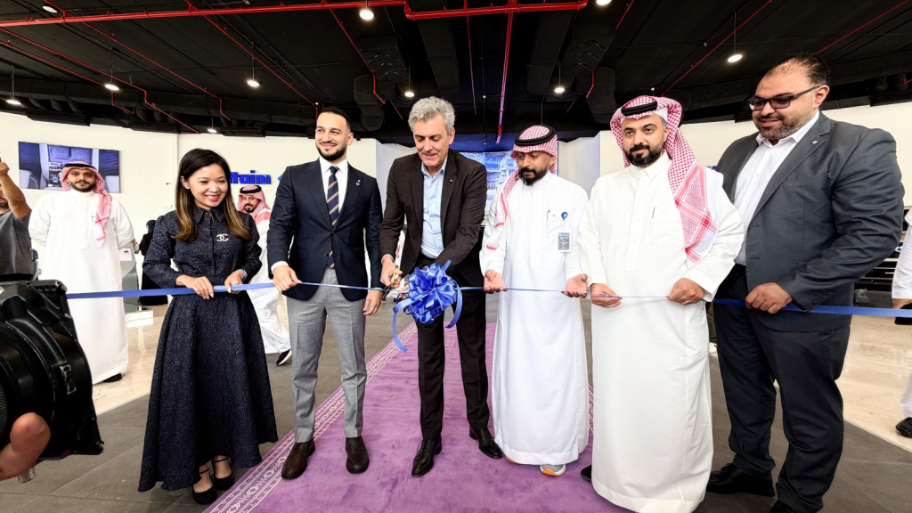 الفطيم تطلق DENZA رسميًا في السعودية وتطرح B5 وB8 مع افتتاح صالتي عرض في الرياض وجدة