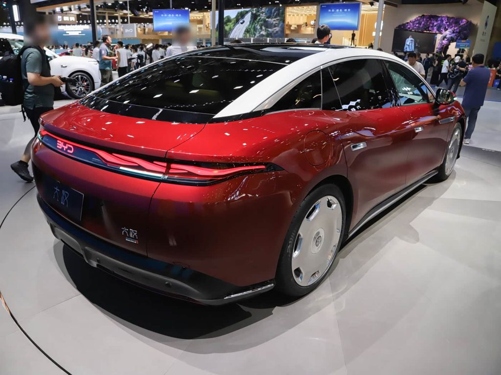 شبكة السيارات الصينية &ndash; معرض تشنغدو : BYD Da Han الكهربائية 775 حصان و 1008 كم مدى وسعر مذهل
