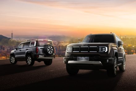 بايك BJ40 Pro 2027 الجديدة كليًا بالسعودية وأهم تجهيزات الطريق الوعرة