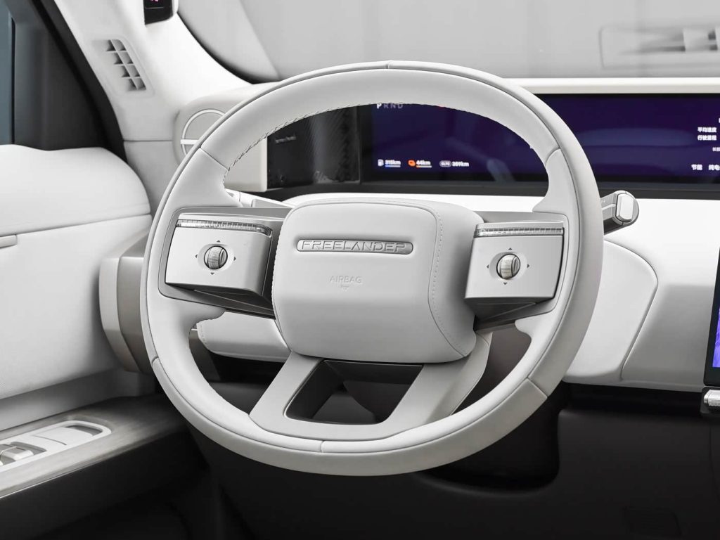 شبكة السيارات الصينية &ndash; فريلاندر 8 تدخل الإنتاج رسميًا: SUV بمدى ممتد و6 مقاعد وHuawei ADS 4.1 وبدء الحجز في 10 أغسطس
