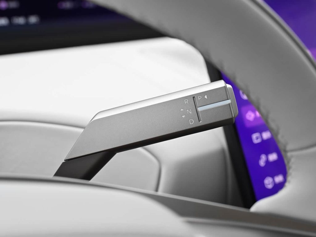 شبكة السيارات الصينية &ndash; فريلاندر 8 تدخل الإنتاج رسميًا: SUV بمدى ممتد و6 مقاعد وHuawei ADS 4.1 وبدء الحجز في 10 أغسطس