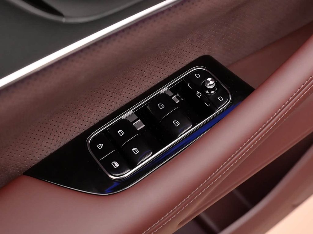 جيلي مونجارو بلس تُكشف رسميًا في الصين بنسخ بنزين وهجين وتوجيه خلفي وتعليق هوائي 14 شبكة السيارات الصينية – جيلي مونجارو بلس تُكشف رسميًا في الصين بنسخ بنزين وهجين وتوجيه خلفي وتعليق هوائي