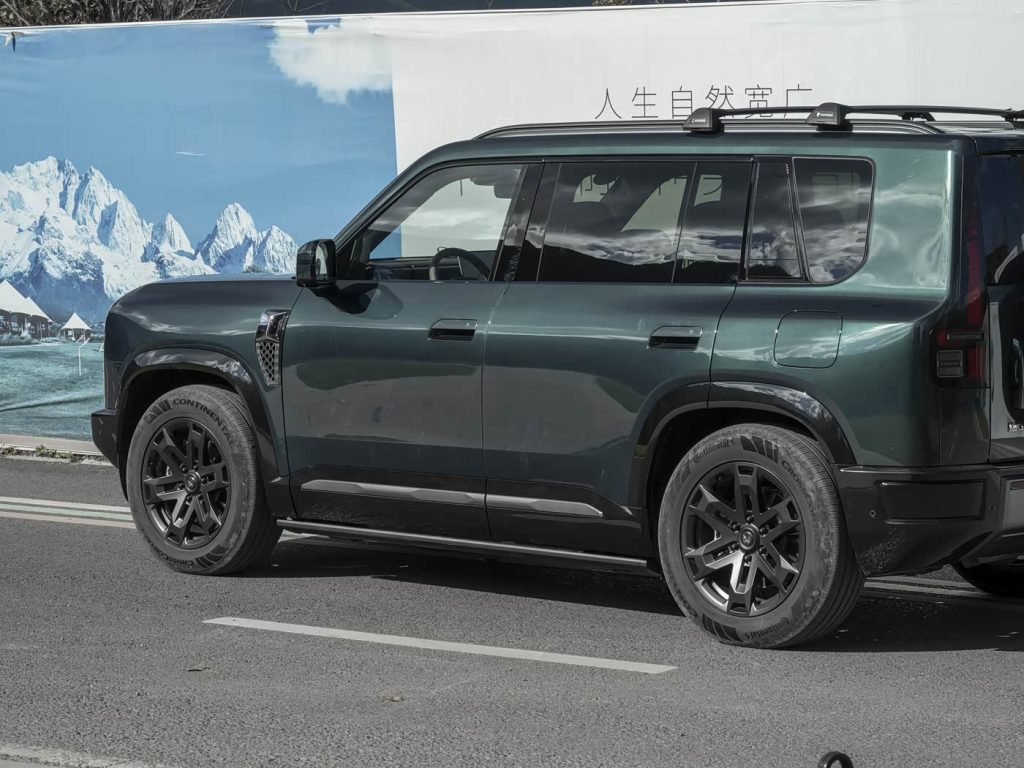إطلاق M-Hero X700 رسميًا في الصين.. هجينة PHEV بقوة 551 حصان ومدى كهربائي حتى 360 كم وتقنيات هواوي ADS 5 12 شبكة السيارات الصينية – إطلاق M-Hero X700 رسميًا في الصين.. هجينة PHEV بقوة 551 حصان ومدى كهربائي حتى 360 كم وتقنيات هواوي ADS 5