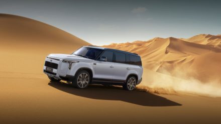 روكس أداماس REEV الجديدة كليًا بالسعودية.. المواصفات الشاملة والتفصيلية
