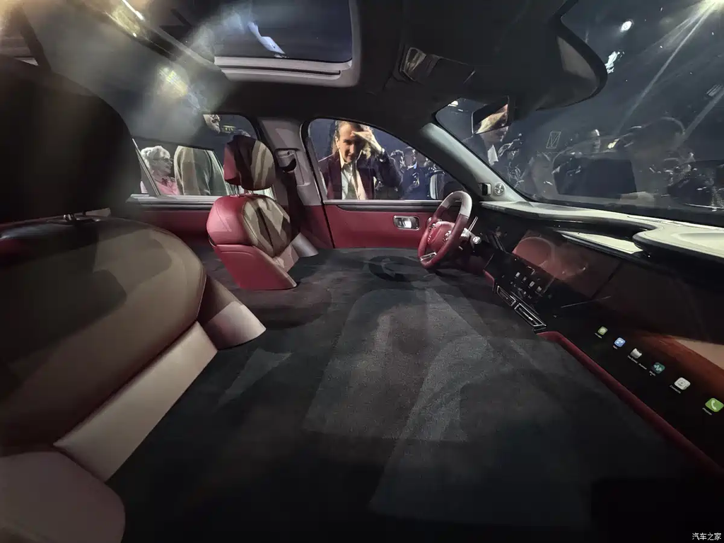 أفاتر T09 تظهر عالميًا لأول مرة من باريس.. SUV فاخرة بـ6 مقاعد وقوة تتجاوز 1000 حصان وبطارية 71.24 كيلوواط ساعة وتقنيات هواوي ADS 5 9 شبكة السيارات الصينية – أفاتر T09 تظهر عالميًا لأول مرة من باريس.. SUV فاخرة بـ6 مقاعد وقوة تتجاوز 1000 حصان وبطارية 71.24 كيلوواط ساعة وتقنيات هواوي ADS 5